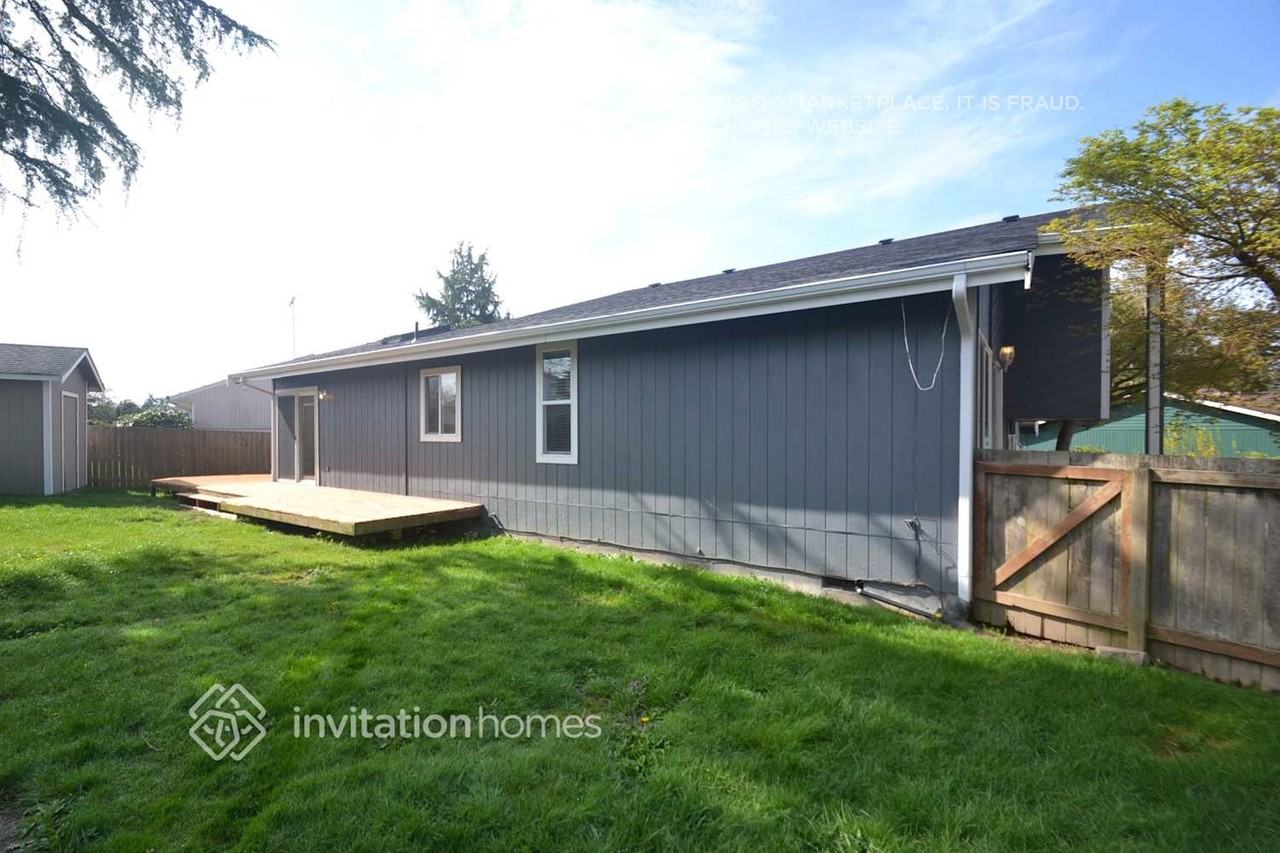 931 S 240th Pl - Photo 2 of 4