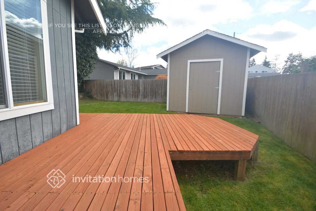 931 S 240th Pl - Photo 3 of 4