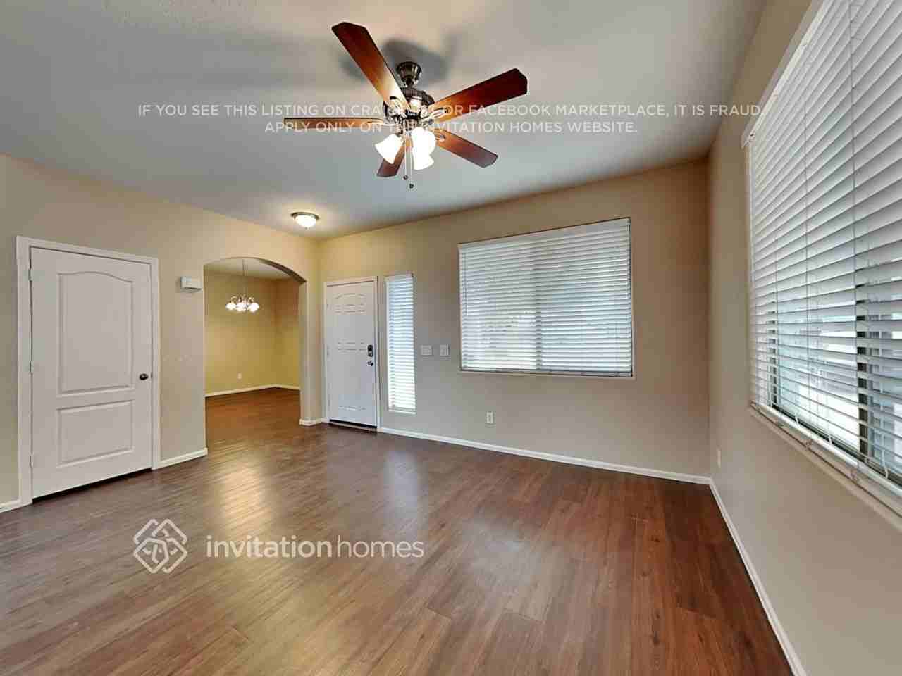 10410 W Illini St - Photo 4 of 24