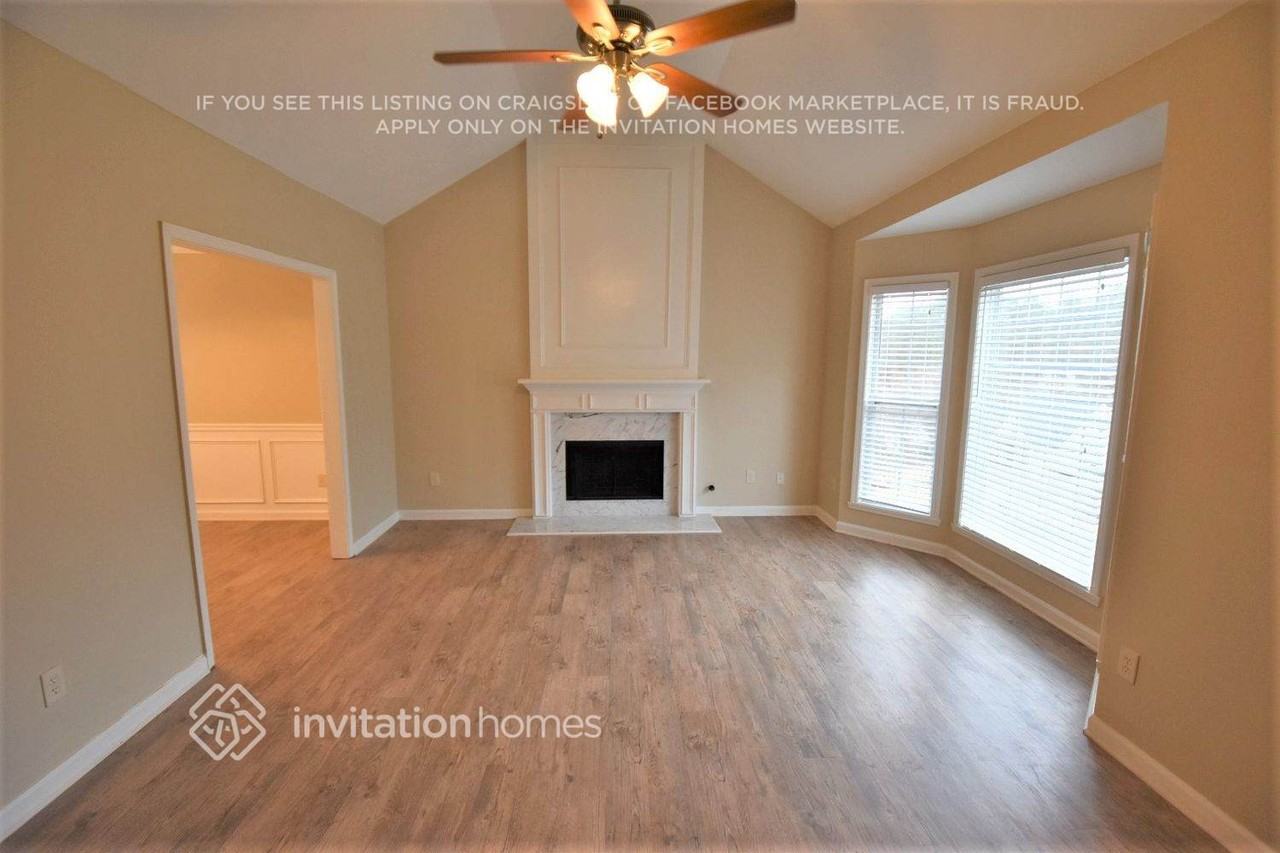 556 Ivey Way Se - Photo 2 of 13