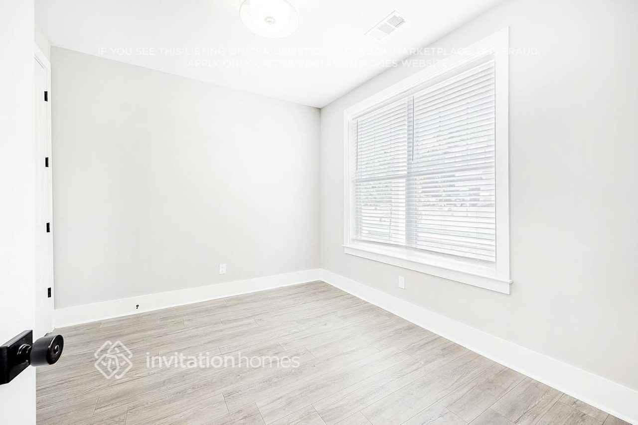 647 Vernon Ave #102 - Photo 6 of 29