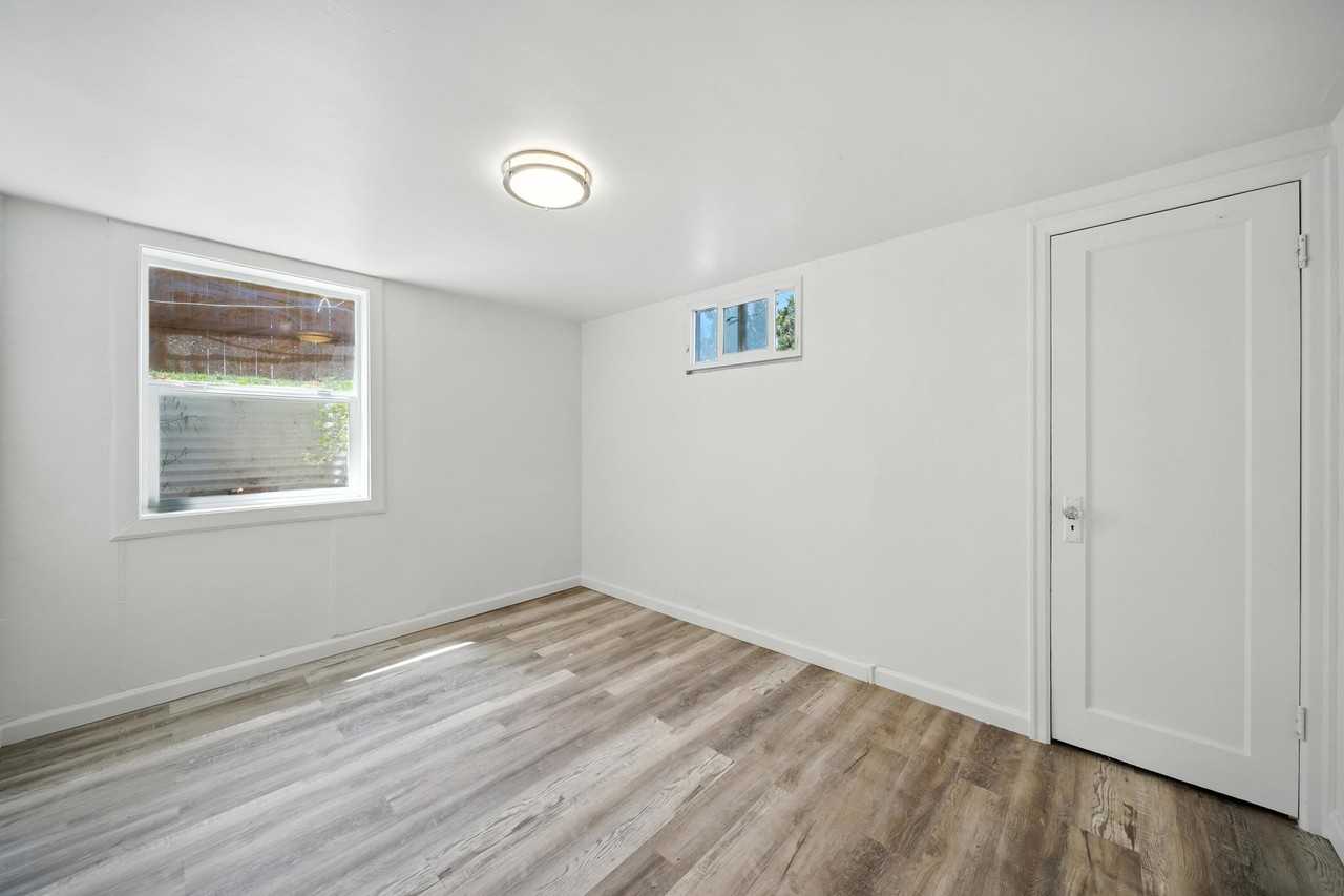 70 Ne Rose St #B - Photo 7 of 15