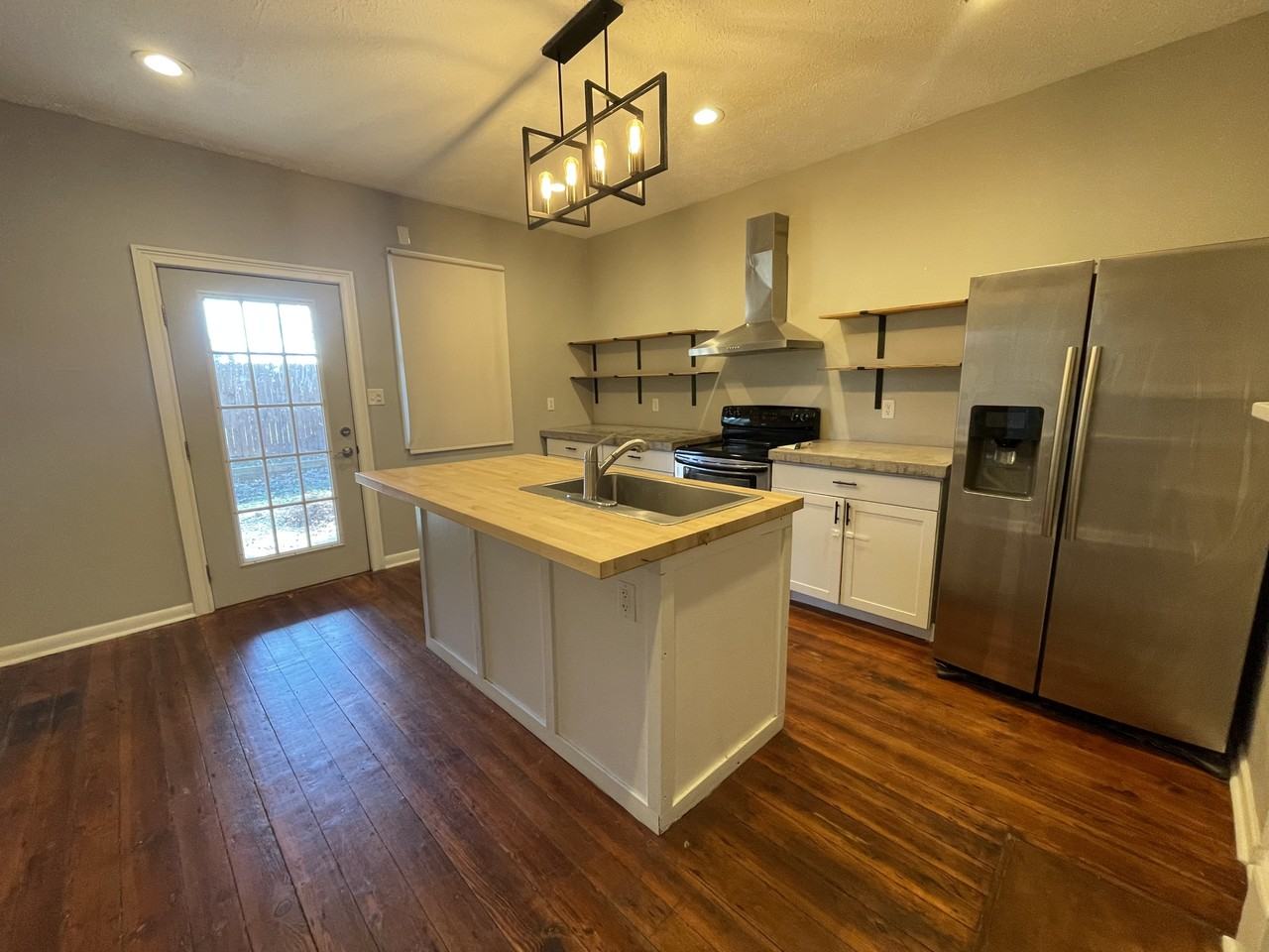 1110 11th St #1 - Photo 3 of 19