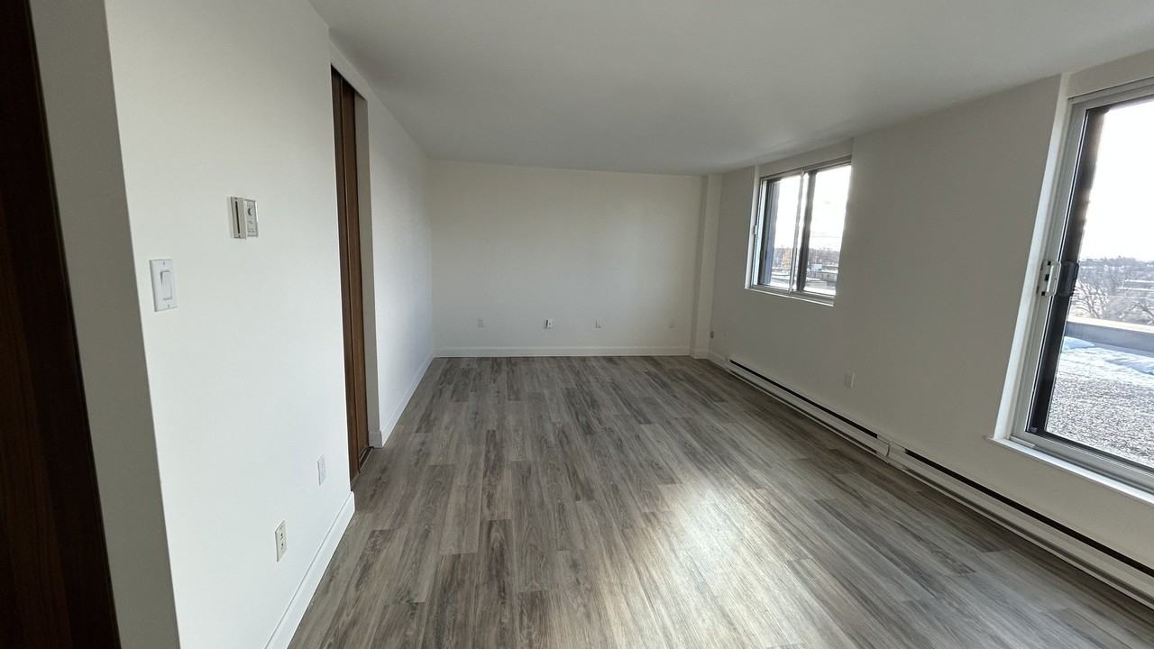 3663 Boul Henri-Bourassa E - Photo 3 of 9