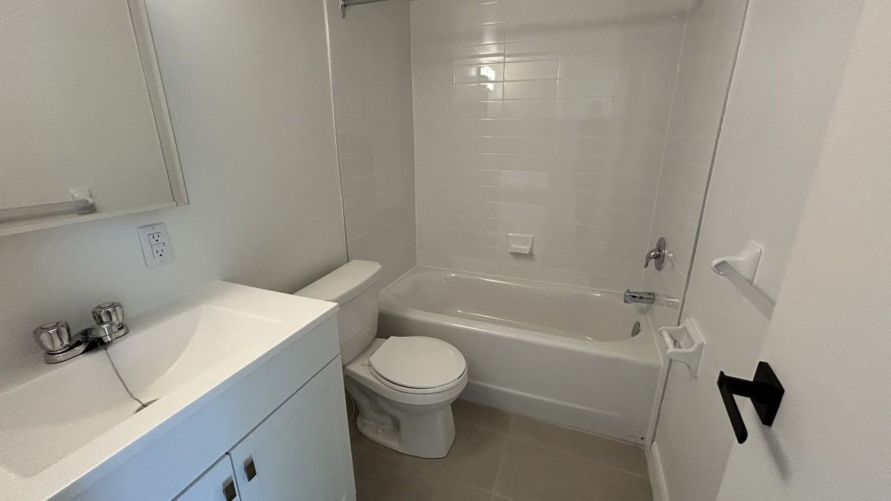 3663 Boul Henri-Bourassa E - Photo 5 of 9