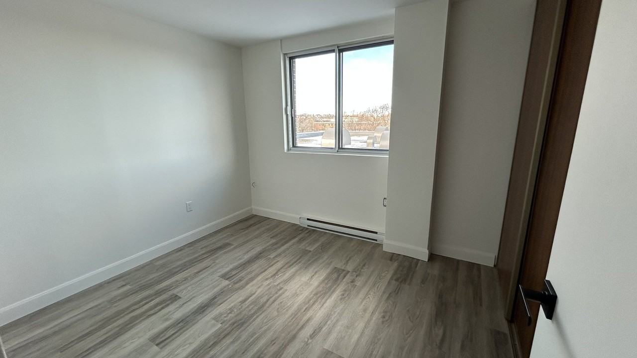 3663 Boul Henri-Bourassa E - Photo 6 of 9