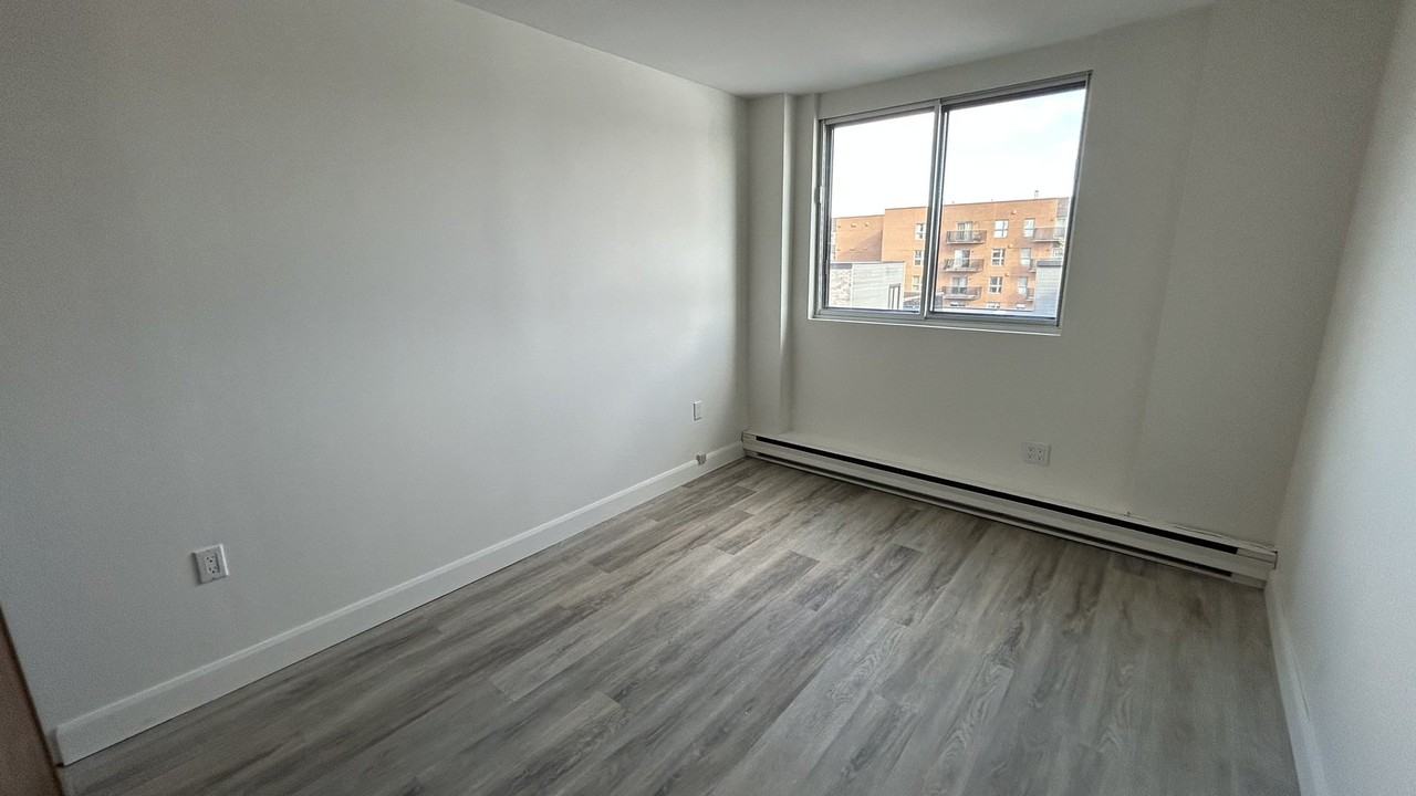 3663 Boul Henri-Bourassa E - Photo 7 of 9