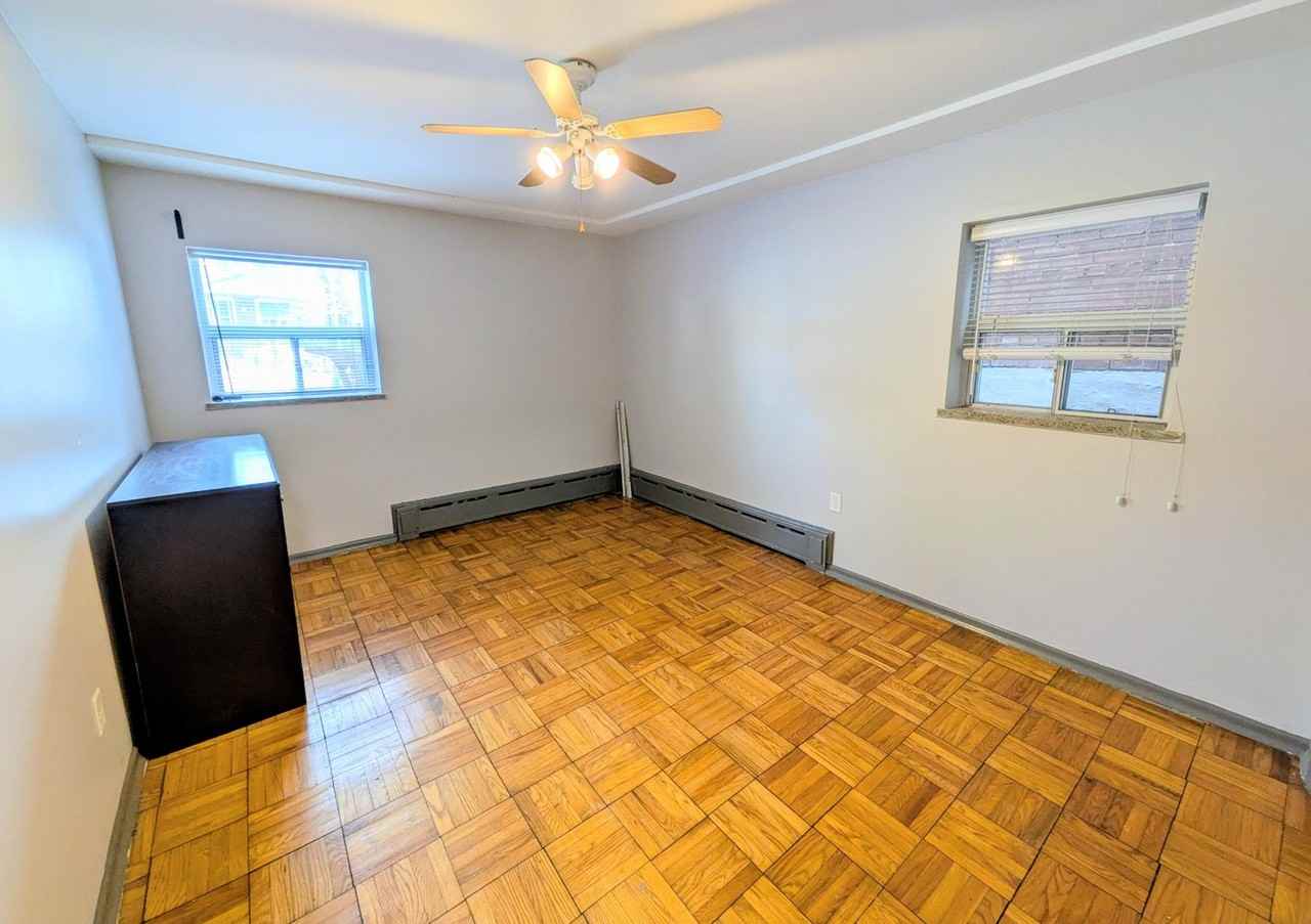 80 Albert Ave - Photo 3 of 11