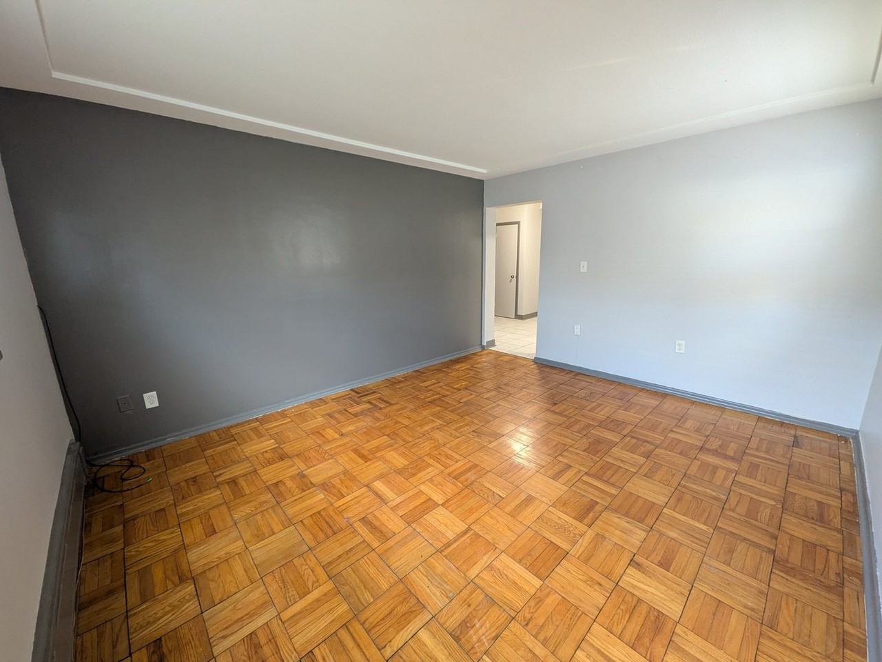 80 Albert Ave - Photo 4 of 11