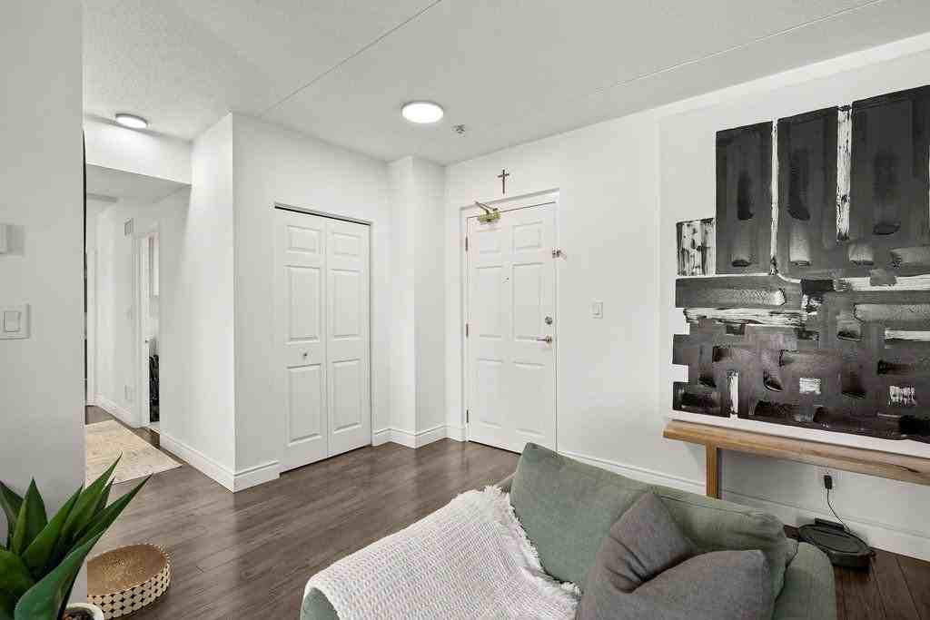 8335 Wyandotte St E - Photo 2 of 22