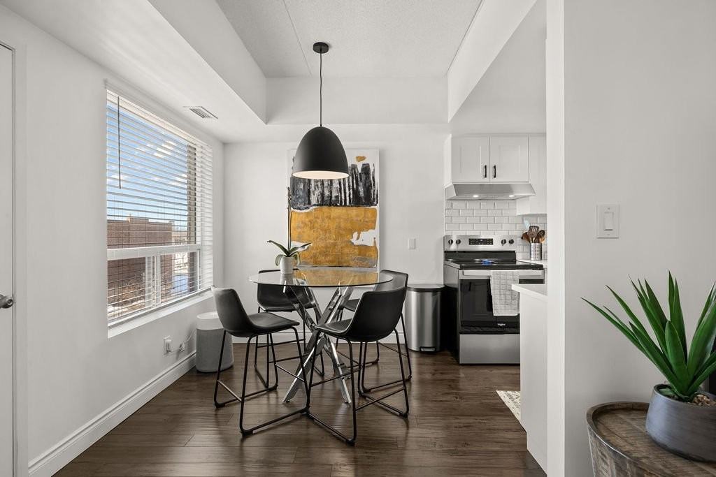 8335 Wyandotte St E - Photo 6 of 22