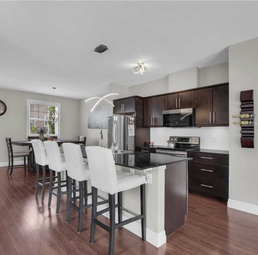 1850 Beaverbrook Ave - Photo 3 of 9