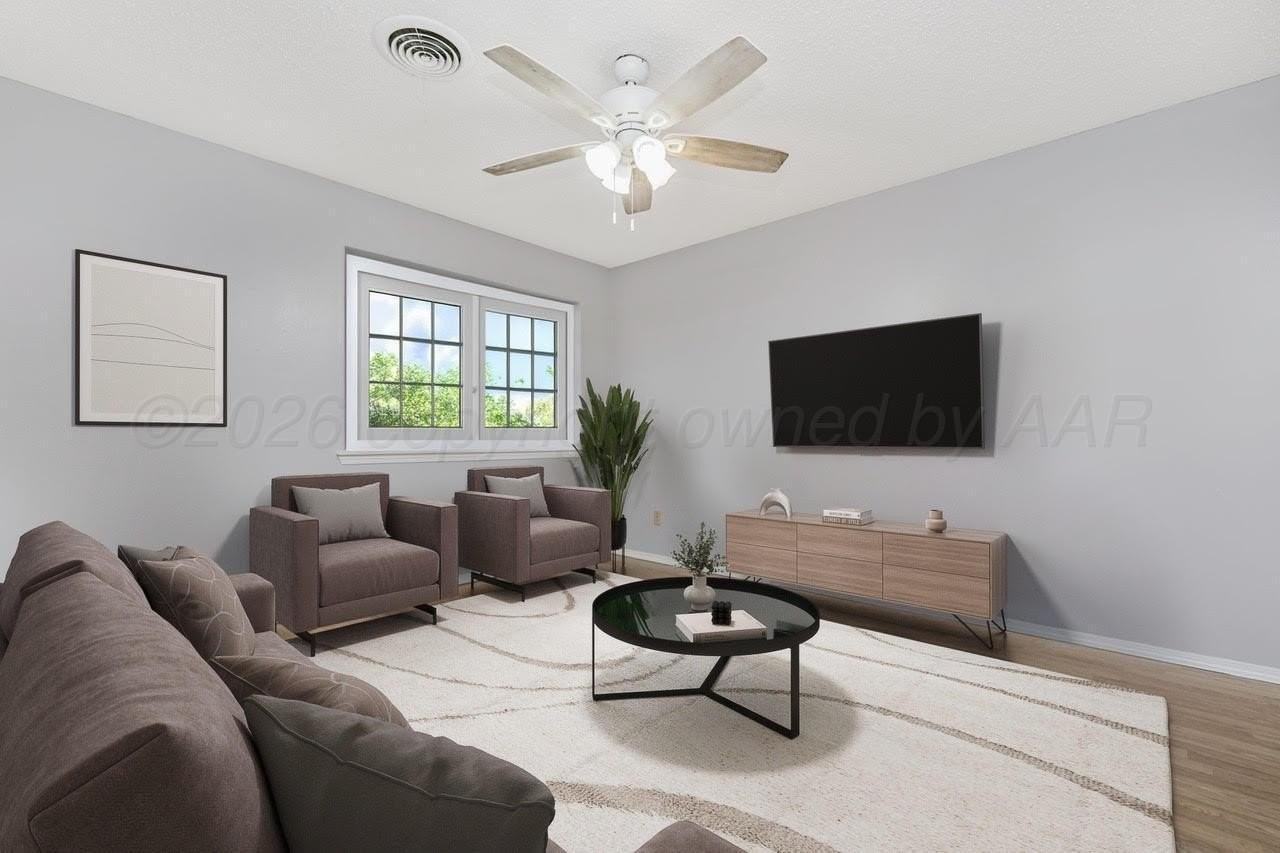 1811 Wisdom Dr - Photo 2 of 5