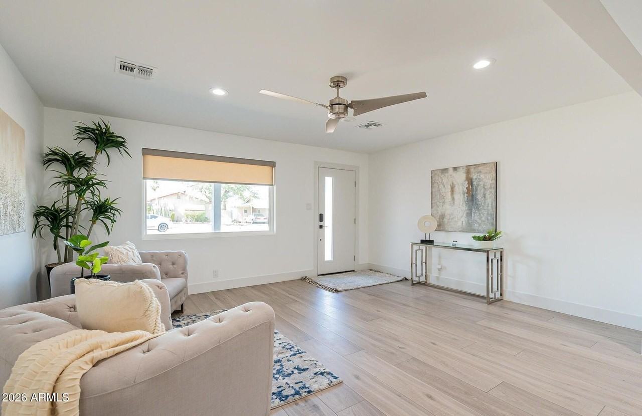 7031 E Belleview St - Photo 6 of 41