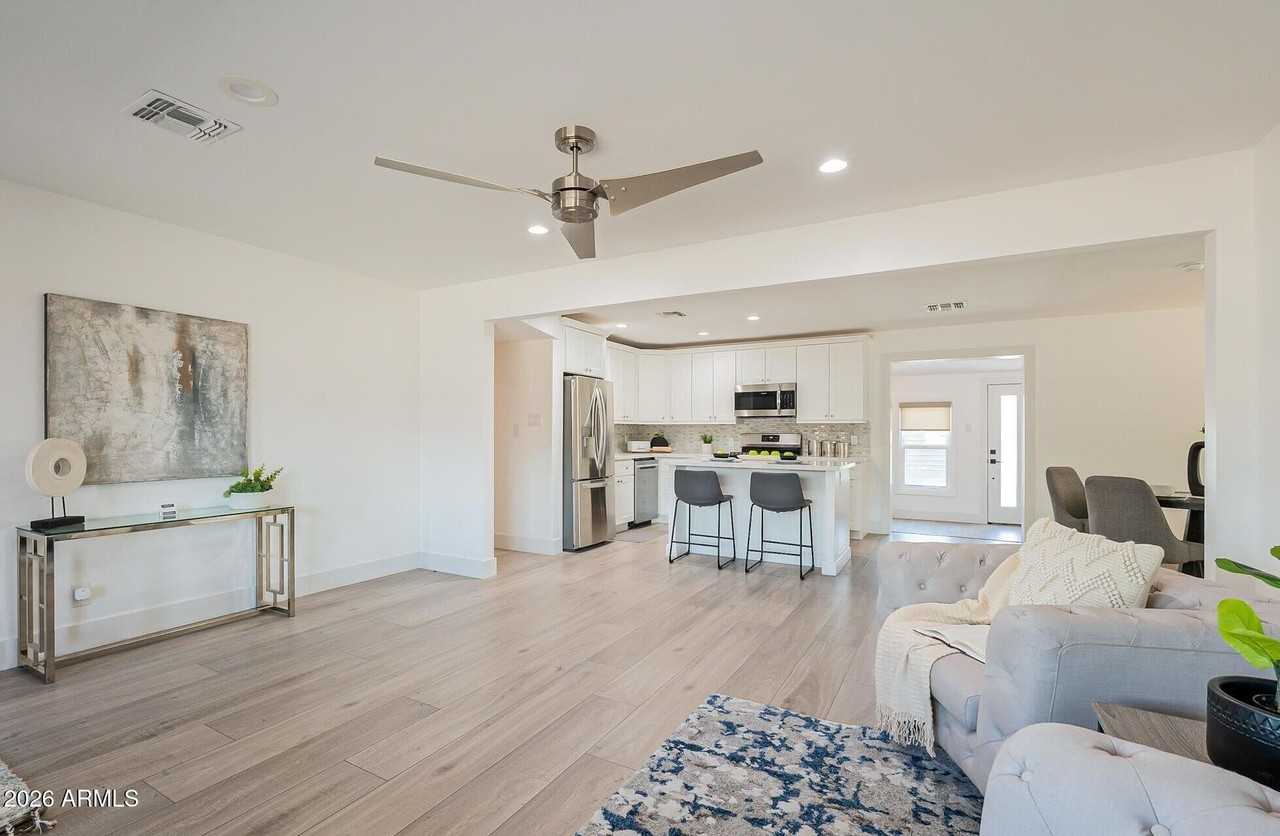 7031 E Belleview St - Photo 7 of 41