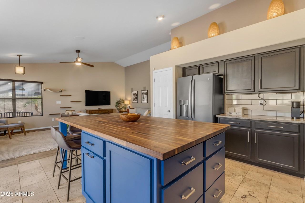 1823 W Remington Dr - Photo 5 of 49