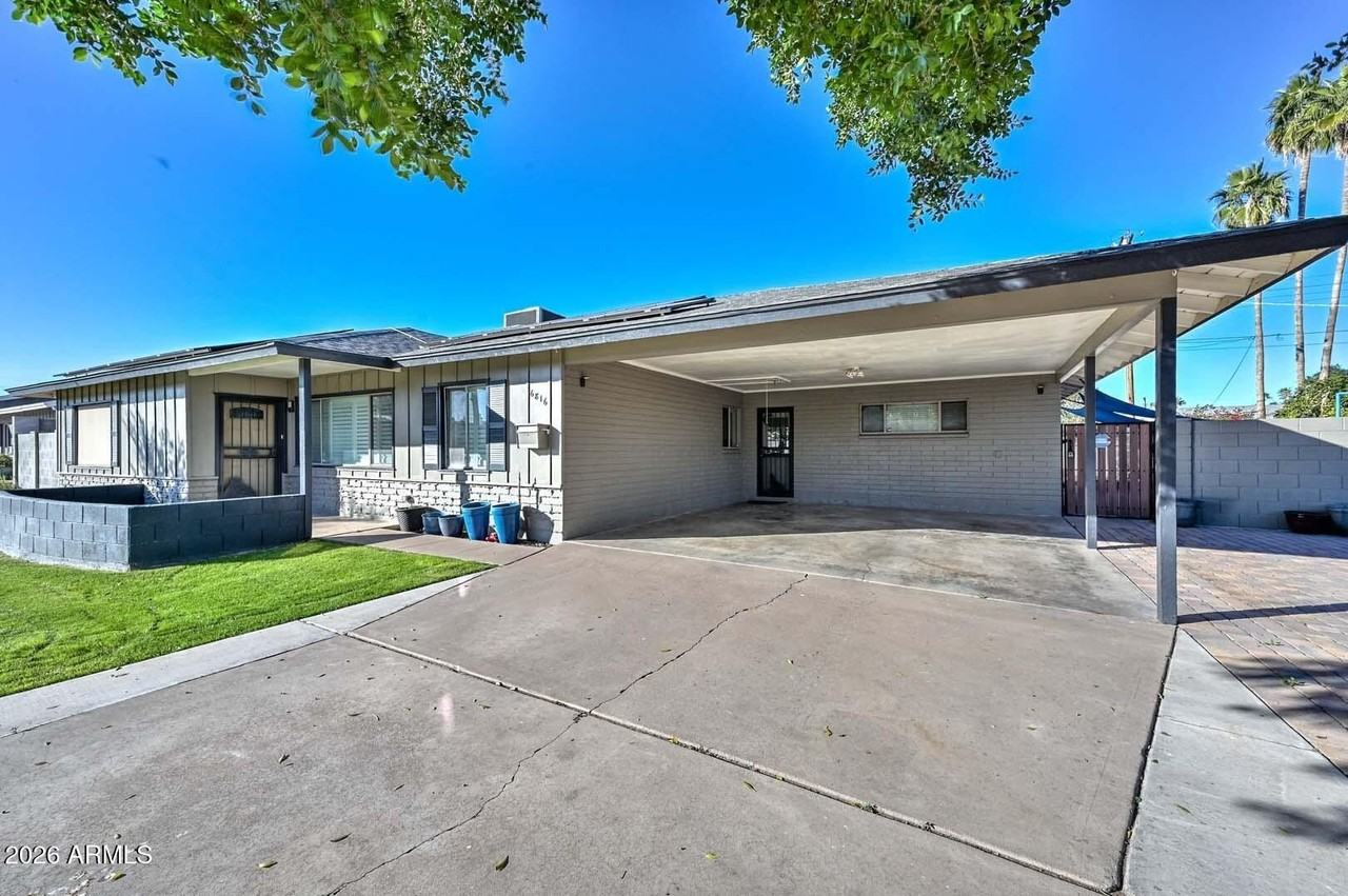 6816 E Coronado Rd - Photo 4 of 41