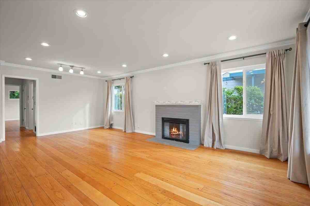 18500 Crest Ave - Photo 3 of 16