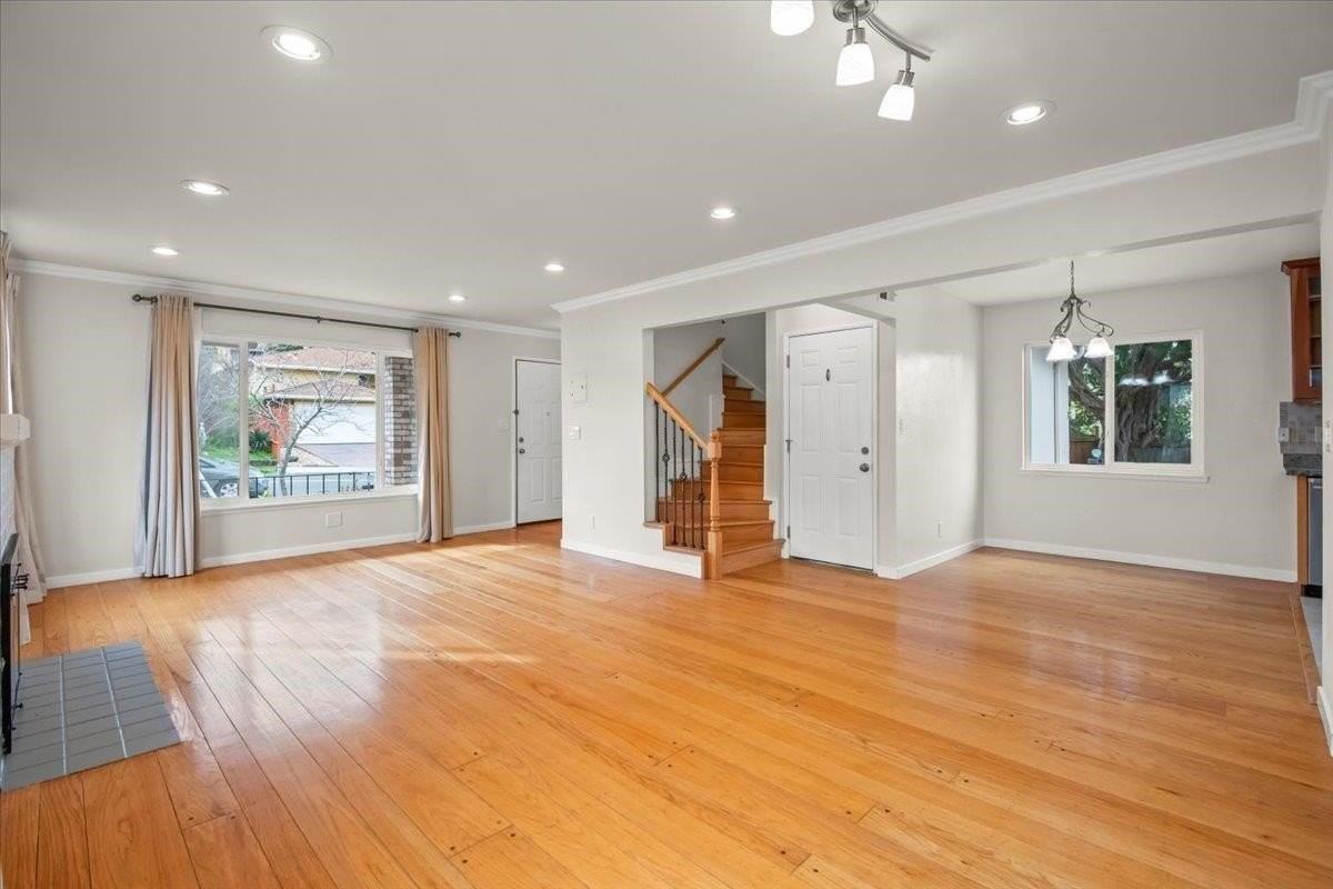 18500 Crest Ave - Photo 4 of 16