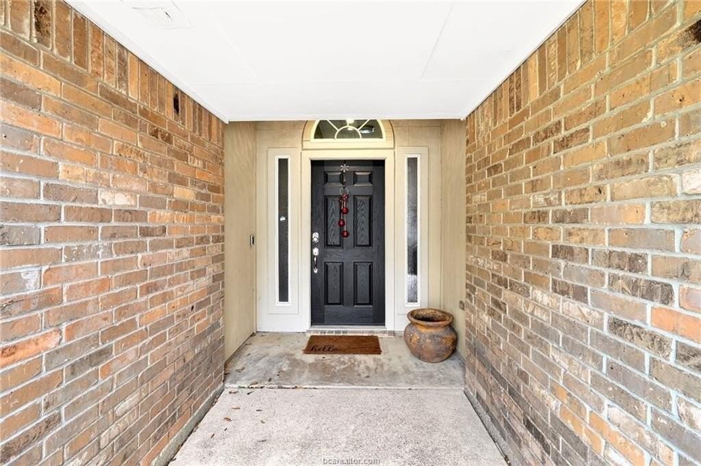 2230 Howell Ave - Photo 4 of 26