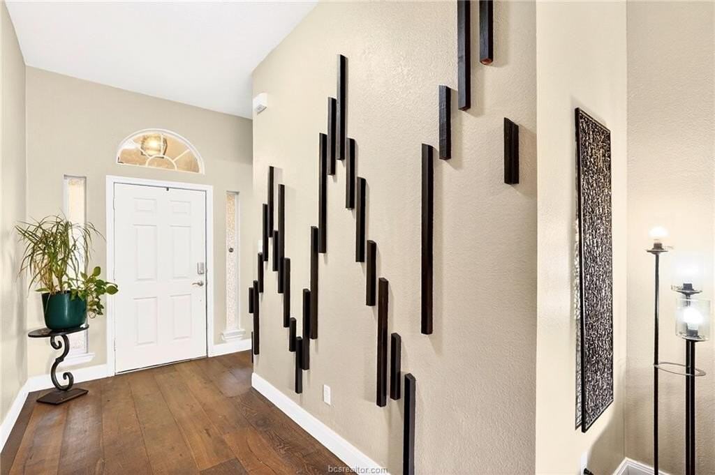 2230 Howell Ave - Photo 5 of 26