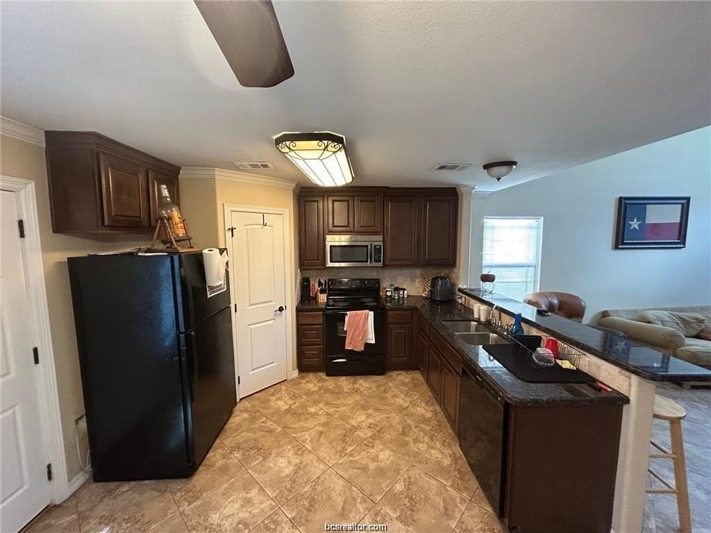 1714 Boardwalk Ct - Photo 6 of 25