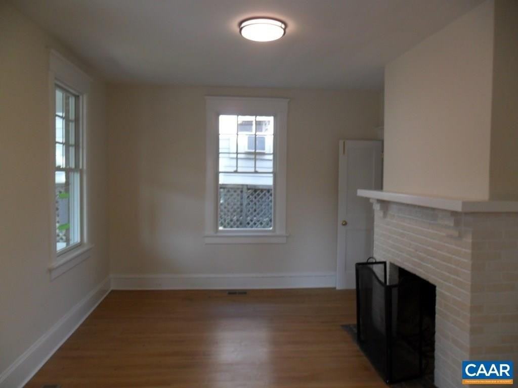 1411 Gordon Ave - Photo 4 of 30