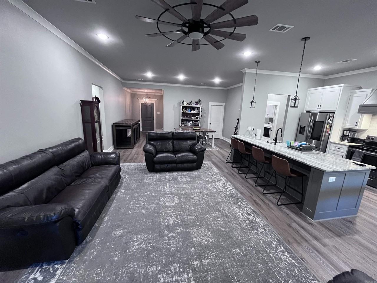 40 Darlin Dr - Photo 6 of 37