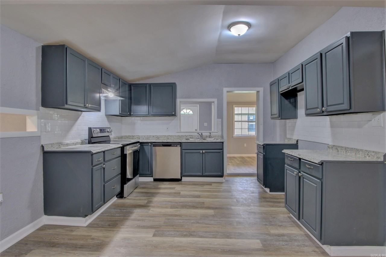 315 Highway 365 - Photo 4 of 9