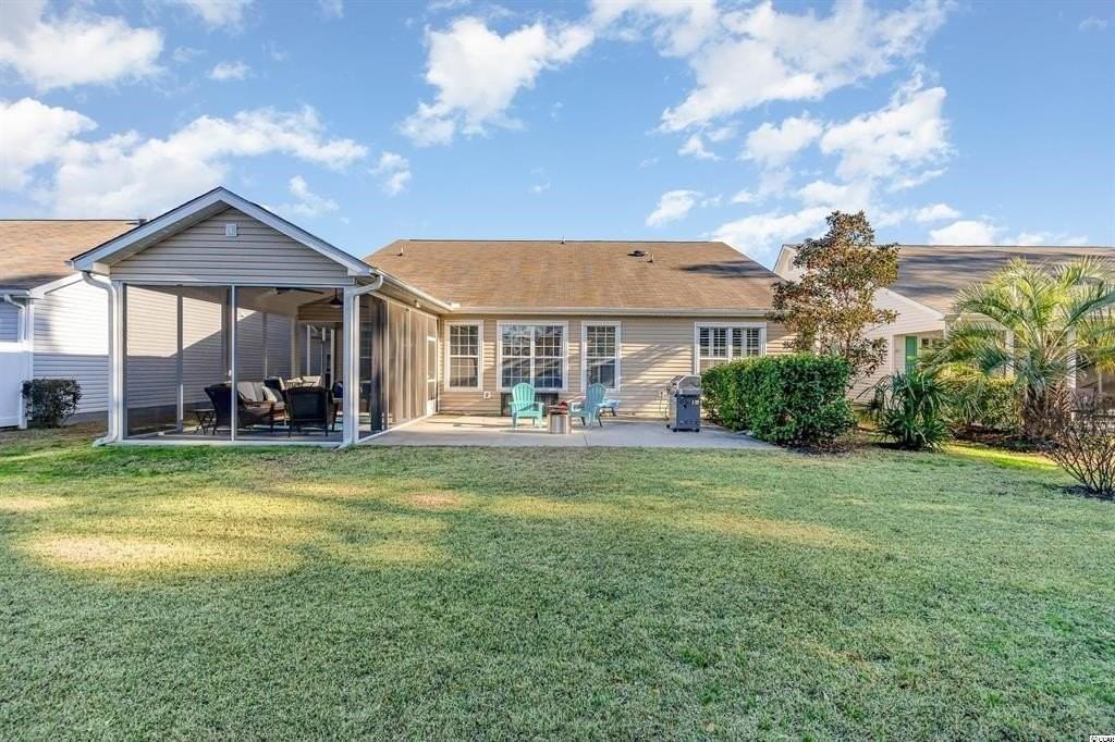 562 Vermillion Dr - Photo 2 of 5