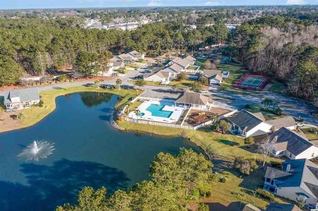 562 Vermillion Dr - Photo 3 of 5