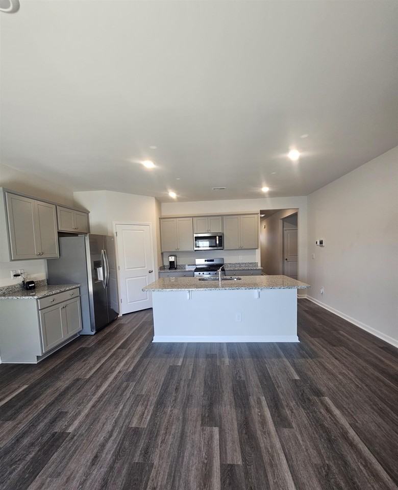 143 Honey Jar Way - Photo 5 of 23