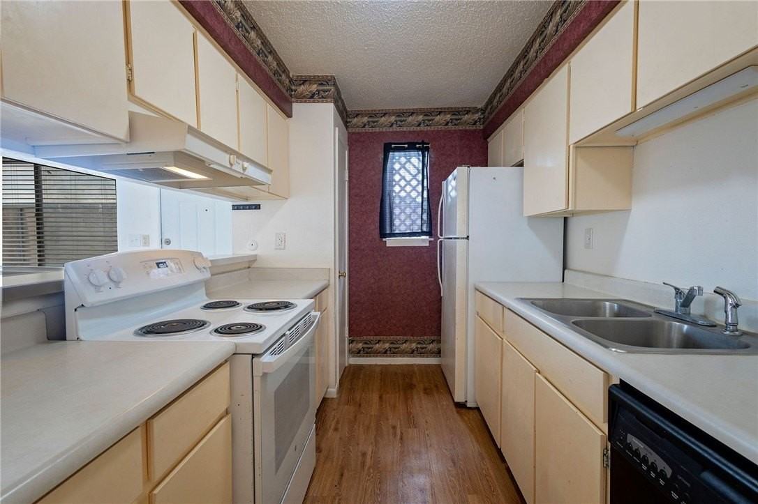 2058 Hidden Lk - Photo 4 of 16