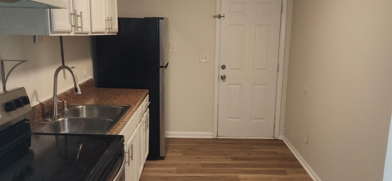 202 Selwyn Aly #A - Photo 3 of 35