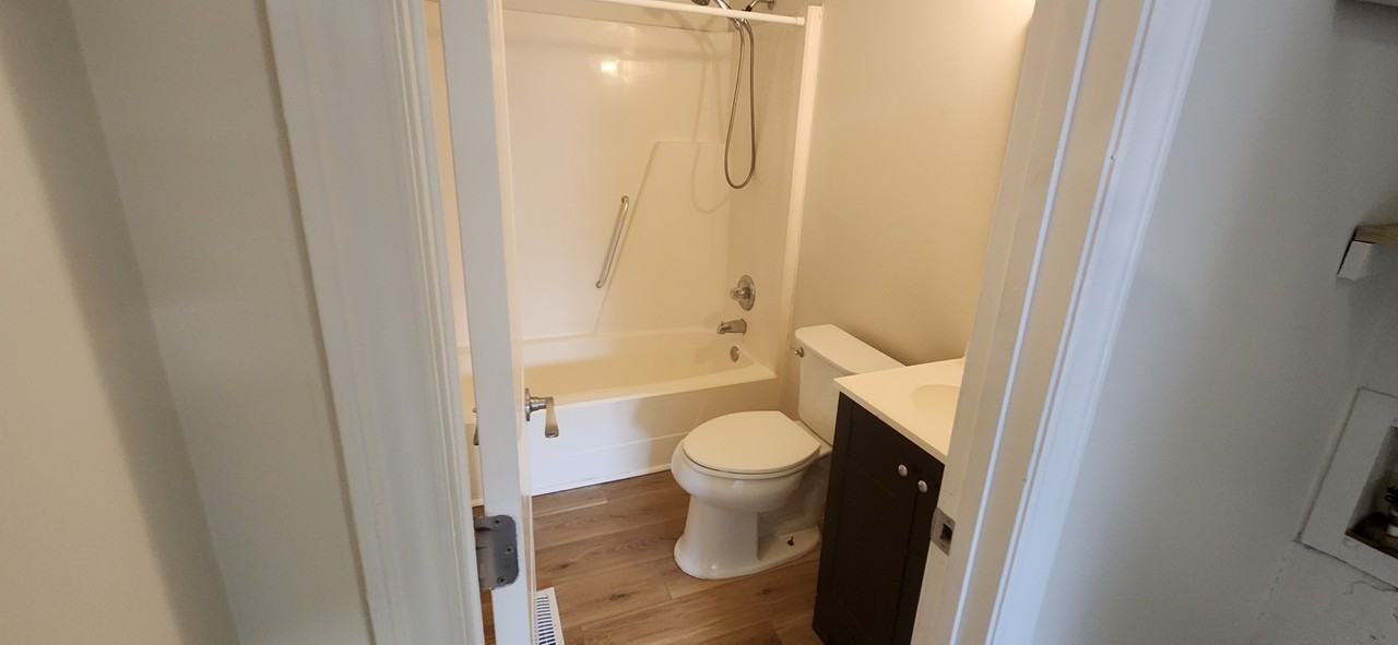 202 Selwyn Aly #A - Photo 4 of 35