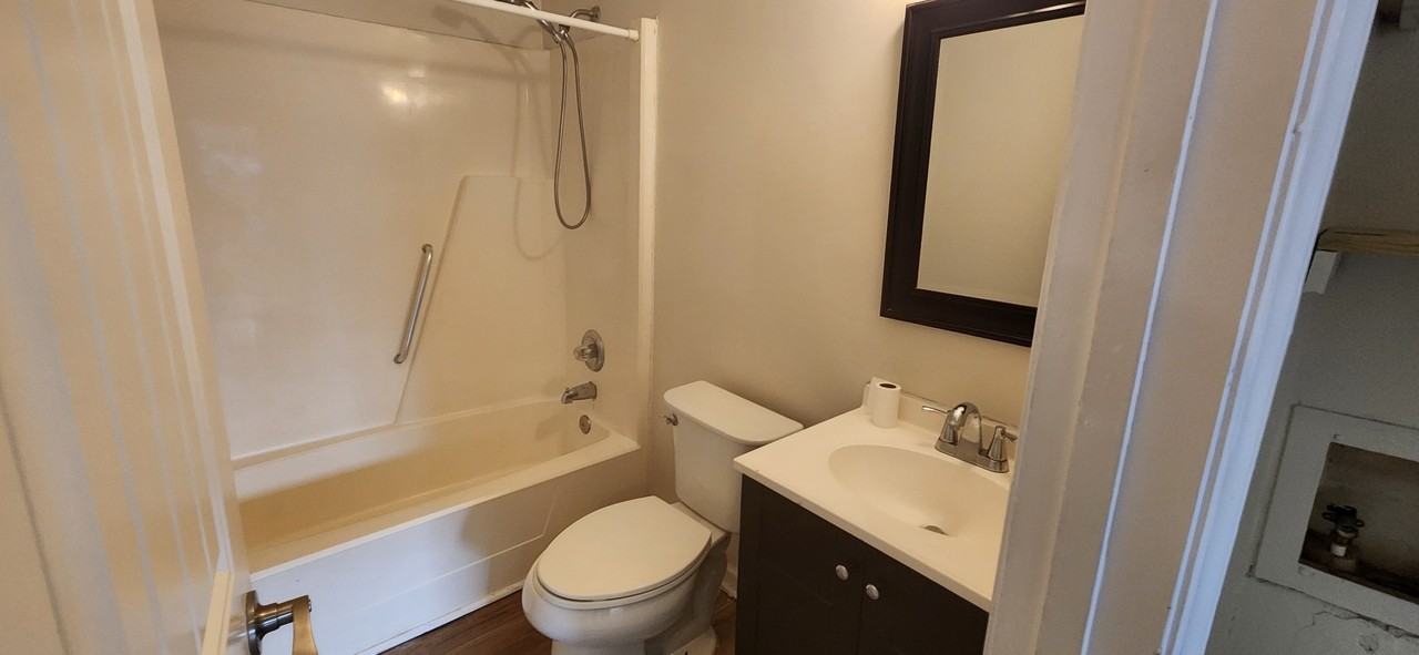 202 Selwyn Aly #A - Photo 5 of 35