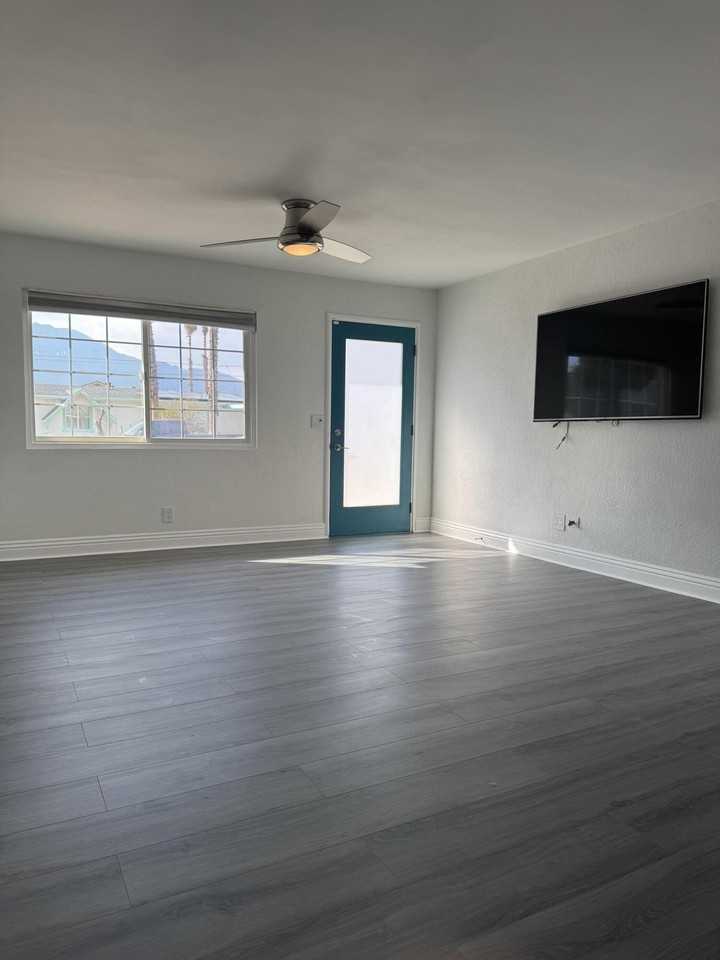 30620 Pauline Ave - Photo 4 of 28