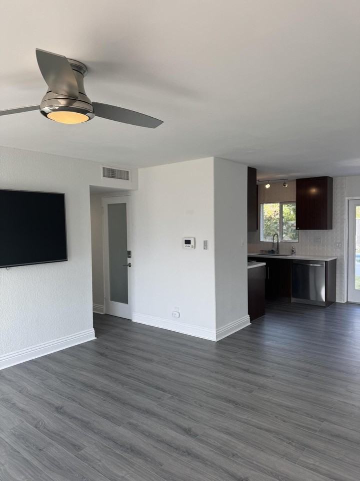 30620 Pauline Ave - Photo 6 of 28