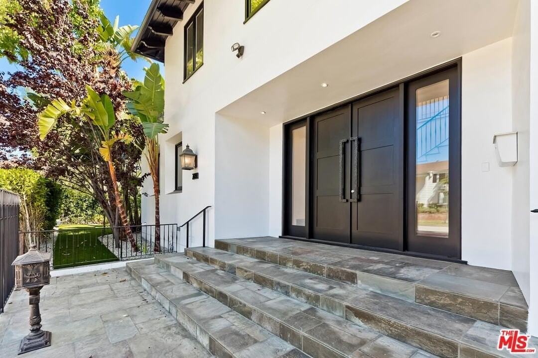 2890 Forrester Dr - Photo 3 of 41