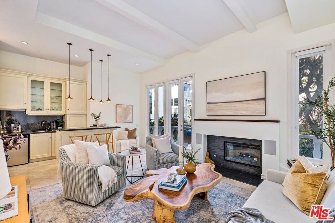 20 Ketch St Unit 1 #1 - Photo 5 of 38