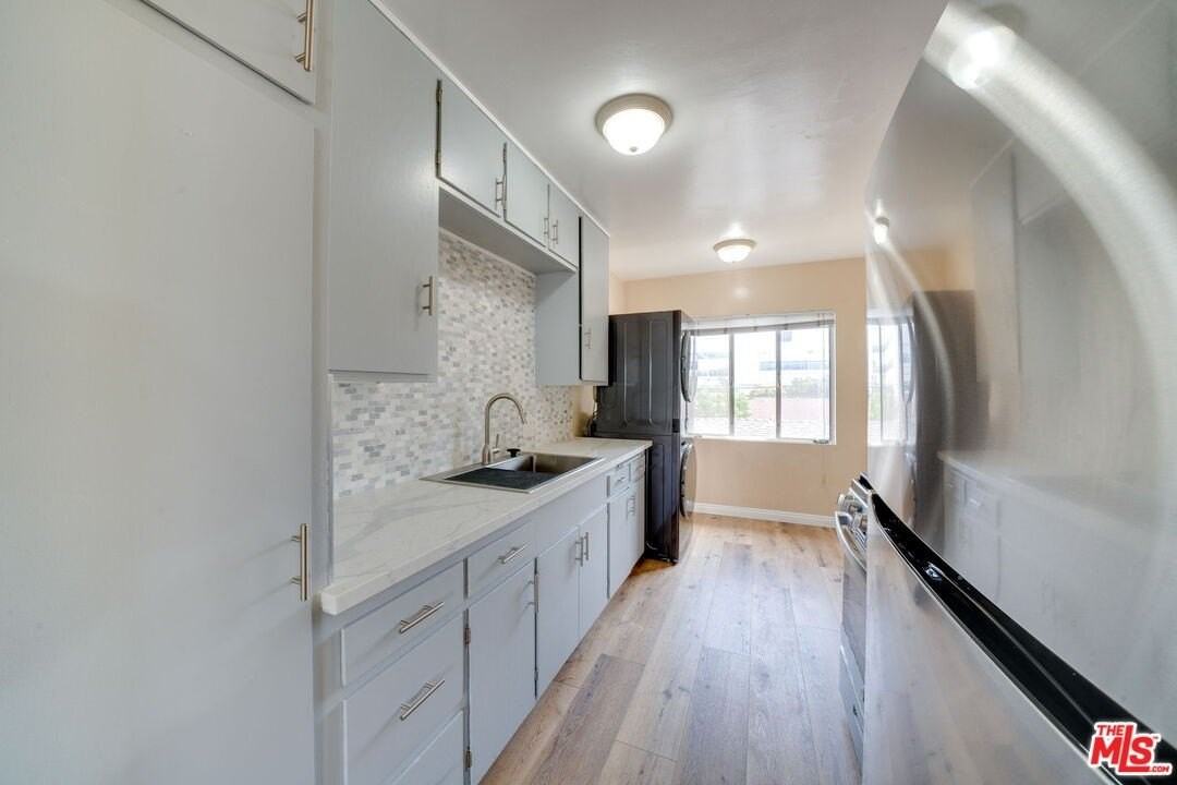 1247 22nd St Apt 5 #5 - Photo 3 of 8