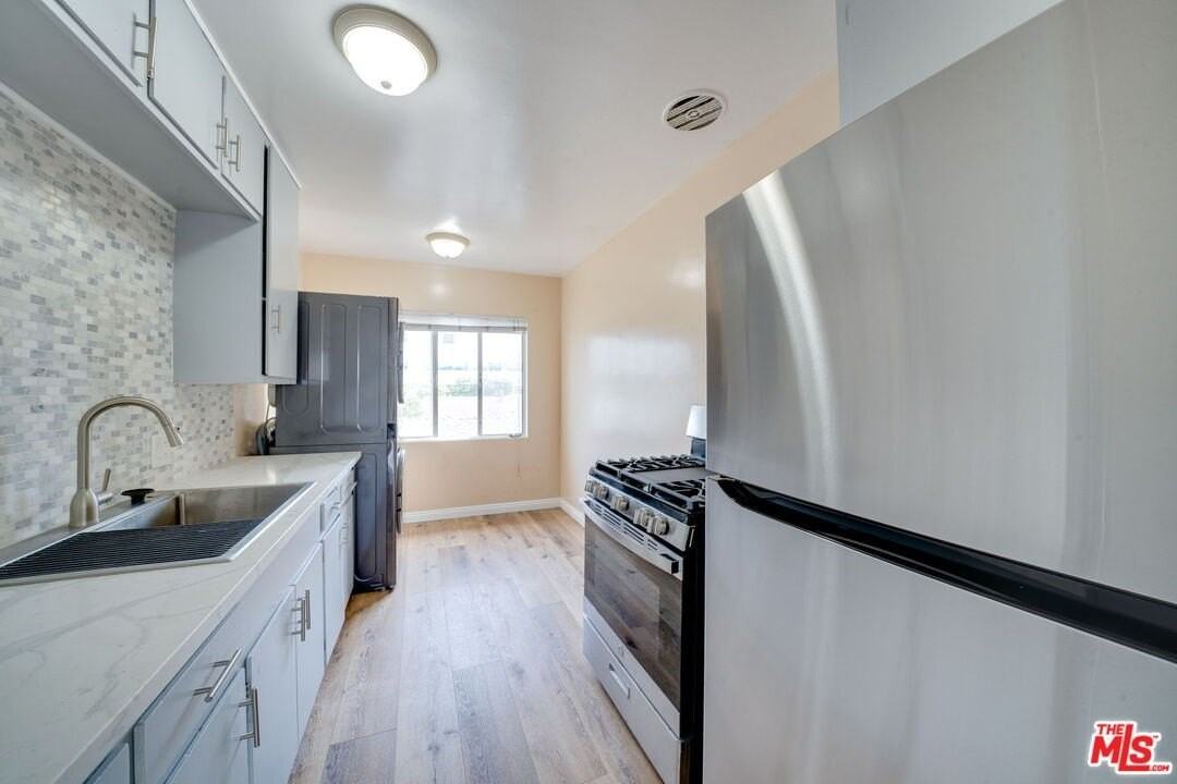 1247 22nd St Apt 5 #5 - Photo 4 of 8