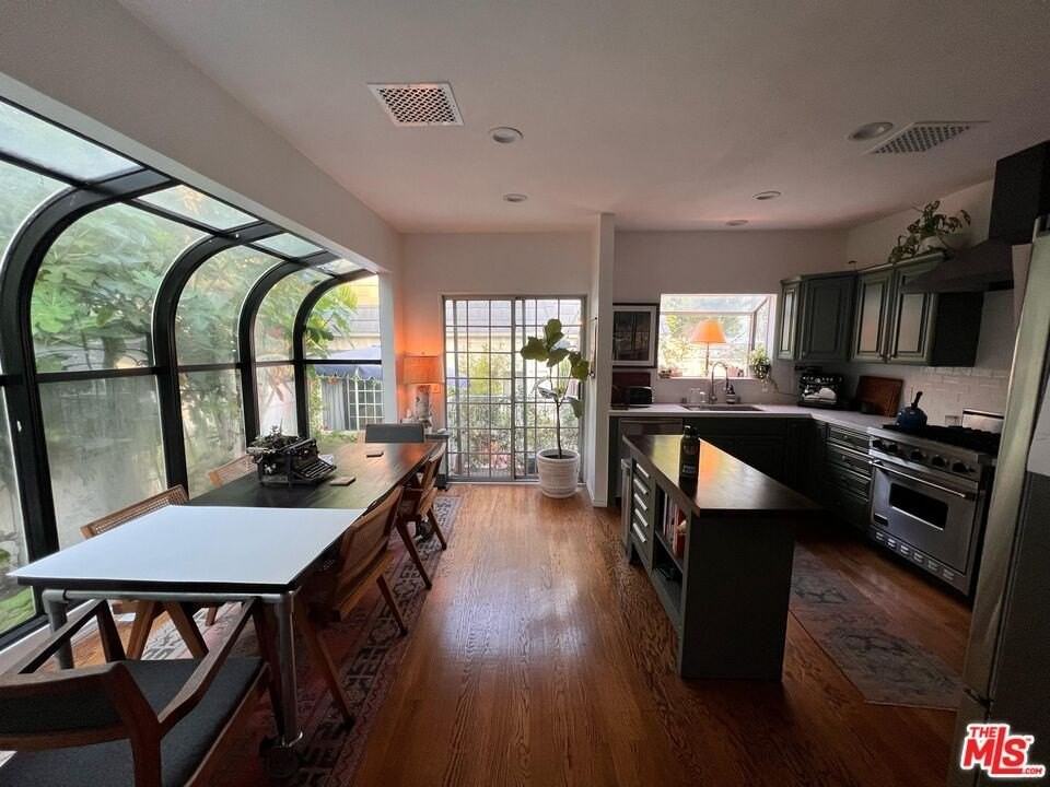 8998 Lloyd Pl - Photo 5 of 20