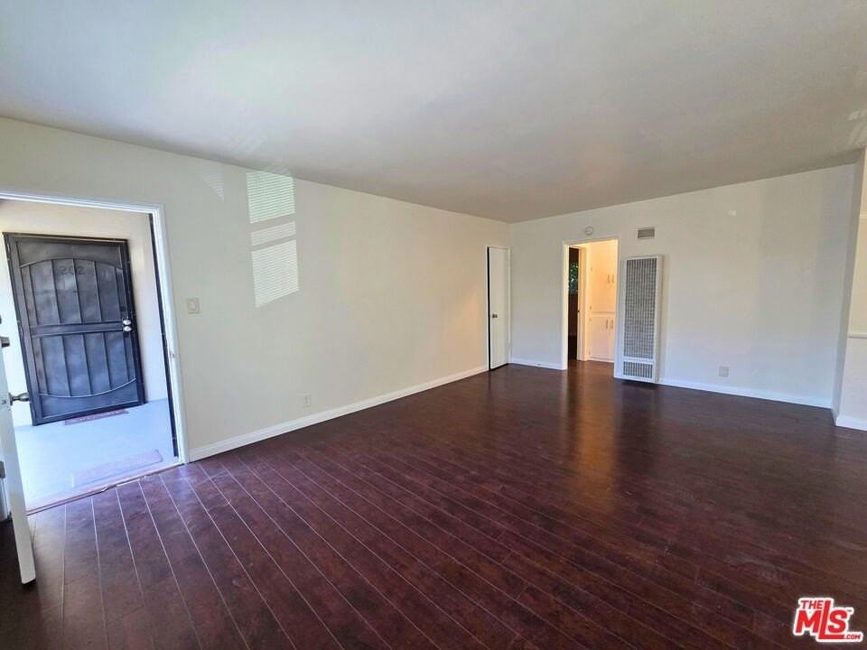 7621 Hampton Ave Unit 201 #201 - Photo 3 of 10