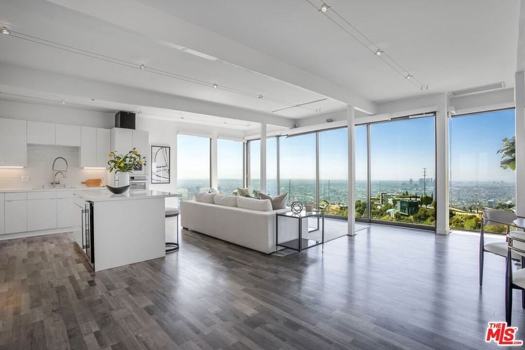 8506 Magnolia Dr - Photo 2 of 23