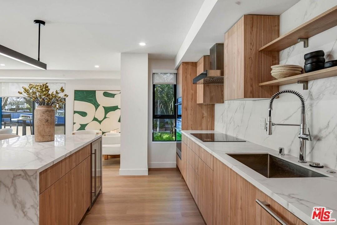 350 N Palm Dr Apt 202 #202 - Photo 7 of 26