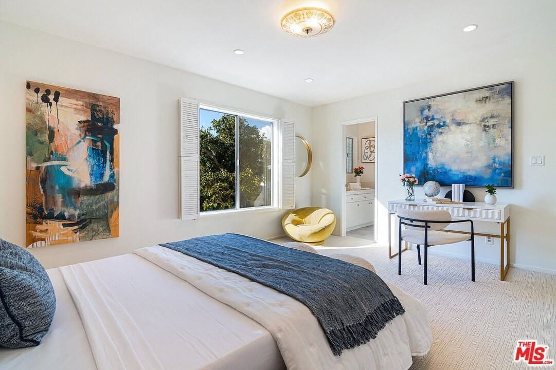 344 S Doheny Dr Apt 3 #3 - Photo 7 of 18