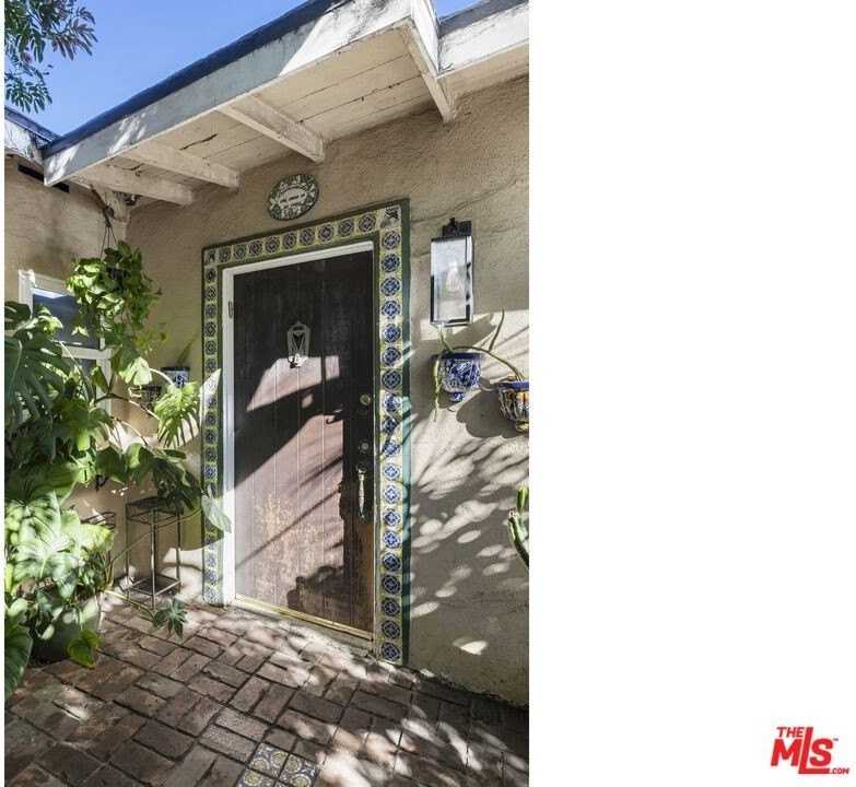 1829 Griffith Park Blvd - Photo 2 of 12