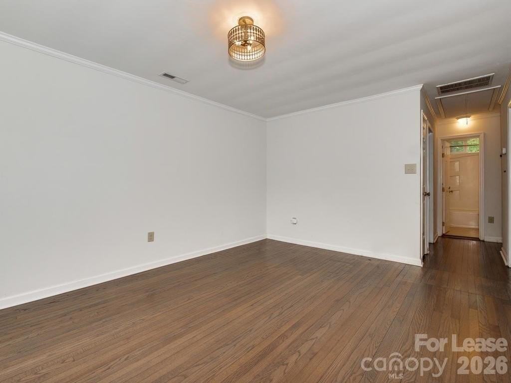 5113 Valley Stream Rd - Photo 7 of 17