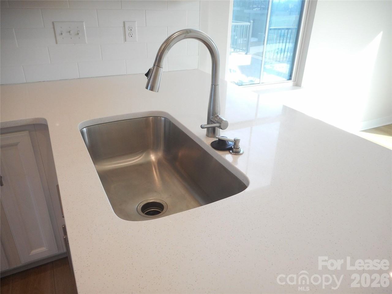 3121 Coquina Ln - Photo 7 of 28